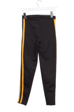 Γυναικείο παντελόνι Bershka, Μέγεθος XS, Χρώμα Μαύρο, Τιμή 8,99 €