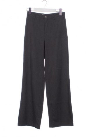 Γυναικείο παντελόνι Bershka, Μέγεθος XS, Χρώμα Μαύρο, Τιμή 14,83 €