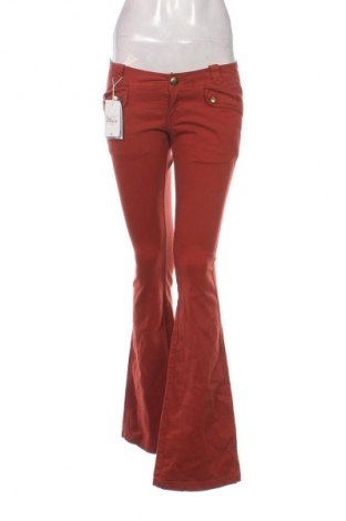 Dámske nohavice Bershka, Veľkosť M, Farba Červená, Cena  23,53 €