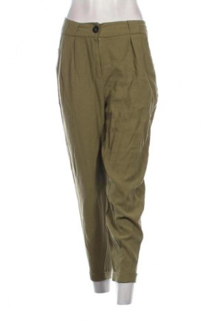 Damskie spodnie Bershka, Rozmiar M, Kolor Zielony, Cena 66,67 zł