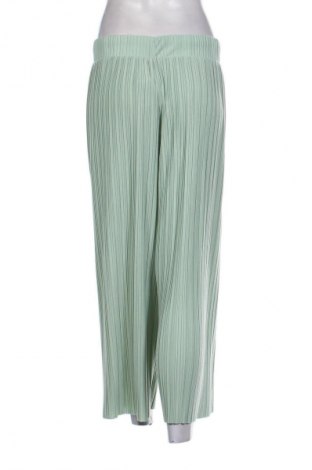 Γυναικείο παντελόνι Bershka, Μέγεθος M, Χρώμα Πράσινο, Τιμή 14,77 €