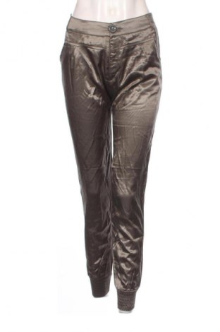 Γυναικείο παντελόνι Bershka, Μέγεθος M, Χρώμα Πράσινο, Τιμή 15,00 €