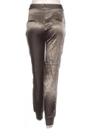 Γυναικείο παντελόνι Bershka, Μέγεθος M, Χρώμα Πράσινο, Τιμή 15,00 €