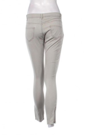 Pantaloni de femei Calzedonia, Mărime M, Culoare Gri, Preț 108,00 Lei