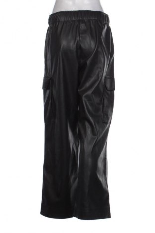 Pantaloni de femei Christian Berg, Mărime M, Culoare Negru, Preț 89,00 Lei