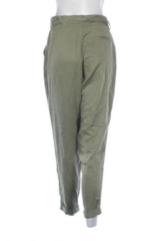 Дамски панталон F&F, Размер M, Цвят Зелен, Цена 29,15 лв.