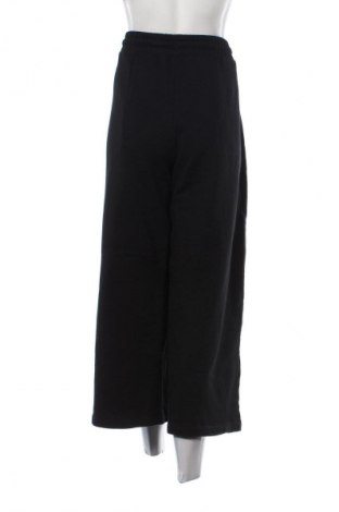 Дамски панталон Guess, Размер L, Цвят Черен, Цена 172,00 лв.