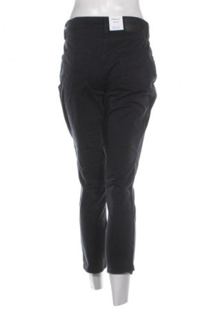 Дамски панталон Mac, Размер M, Цвят Зелен, Цена 142,99 лв.