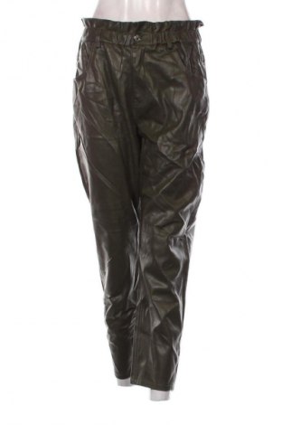 Дамски панталон ONLY, Размер M, Цвят Зелен, Цена 14,99 лв.