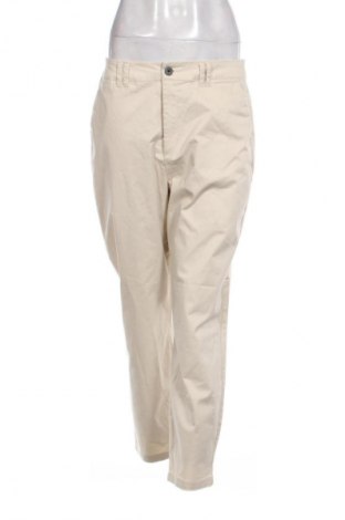 Дамски панталон Reserved, Размер M, Цвят Бежов, Цена 29,00 лв.