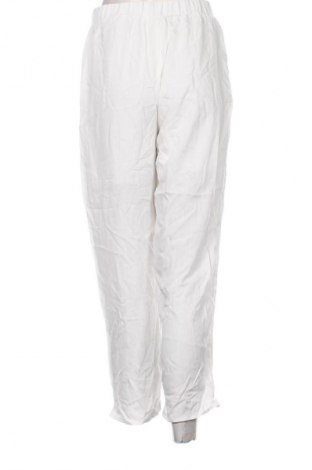 Дамски панталон SHEIN, Размер M, Цвят Бял, Цена 29,00 лв.