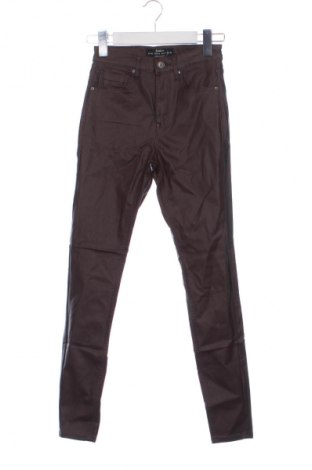 Γυναικείο παντελόνι Stradivarius, Μέγεθος XS, Χρώμα Καφέ, Τιμή 14,83 €