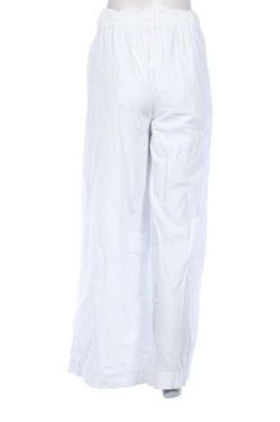 Дамски панталон Unbranded, Размер M, Цвят Бял, Цена 46,00 лв.