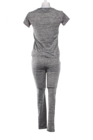 Γυναικείο αθλητικό σύνολο Adidas, Μέγεθος M, Χρώμα Γκρί, Τιμή 31,68 €