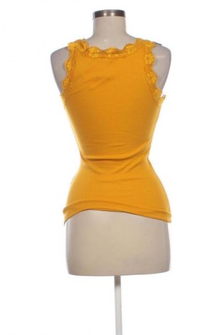 Дамски топ Amisu, Размер XS, Цвят Жълт, Цена 29,00 лв.