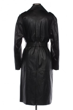 Dámský kabát  Bershka, Velikost S, Barva Černá, Cena  736,00 Kč