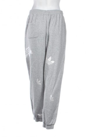 Dámské tepláky Adidas Originals, Velikost XL, Barva Šedá, Cena  629,00 Kč