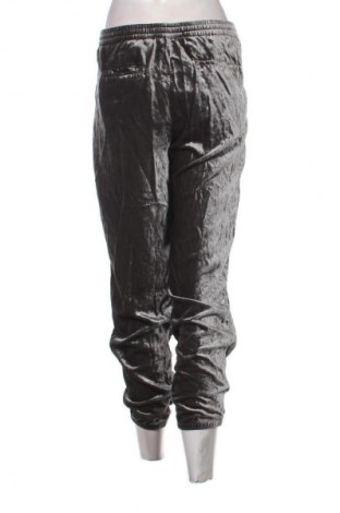 Дамско спортно долнище Gap, Размер L, Цвят Сив, Цена 34,00 лв.