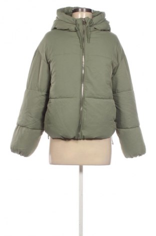 Дамско яке Bershka, Размер S, Цвят Зелен, Цена 58,00 лв.