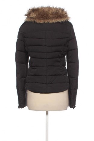 Dámska bunda  Bershka, Veľkosť M, Farba Čierna, Cena  24,49 €