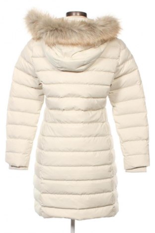 Дамско яке Tommy Jeans, Размер L, Цвят Екрю, Цена 444,99 лв.