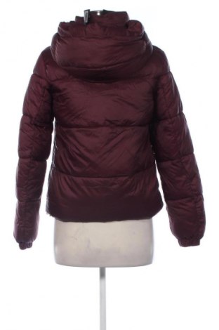 Дамско яке Vero Moda, Размер XS, Цвят Червен, Цена 93,99 лв.