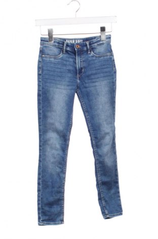 Detské džínsy  H&M, Veľkosť 8-9y/ 134-140 cm, Farba Modrá, Cena  16,37 €