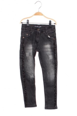 Детски дънки Unbranded, Размер 5-6y/ 116-122 см, Цвят Черен, Цена 32,00 лв.