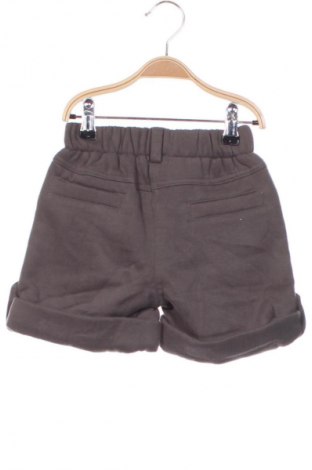 Pantaloni scurți pentru copii Unbranded, Mărime 4-5y/ 110-116 cm, Culoare Gri, Preț 61,74 Lei