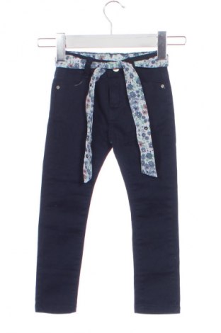 Детски панталон Guess, Размер 5-6y/ 116-122 см, Цвят Син, Цена 41,04 лв.