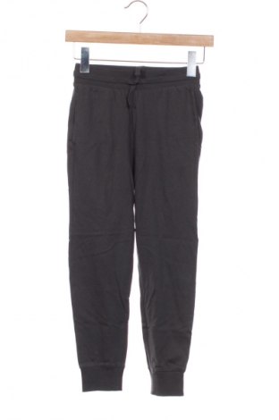 Dětské tepláky H&M, Velikost 7-8y/ 128-134 cm, Barva Šedá, Cena  317,00 Kč