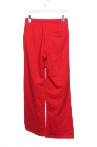 Детско спортно долнище Tommy Hilfiger, Размер 12-13y/ 158-164 см, Цвят Червен, Цена 127,99 лв.