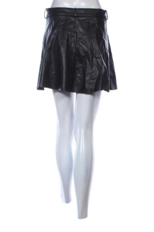 Кожена пола Zara, Размер M, Цвят Черен, Цена 13,99 лв.