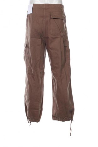 Blugi de bărbați Bershka, Mărime L, Culoare Maro, Preț 163,16 Lei