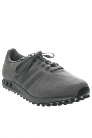 Мъжки обувки Adidas Originals, Размер 44, Цвят Многоцветен, Цена 142,99 лв.