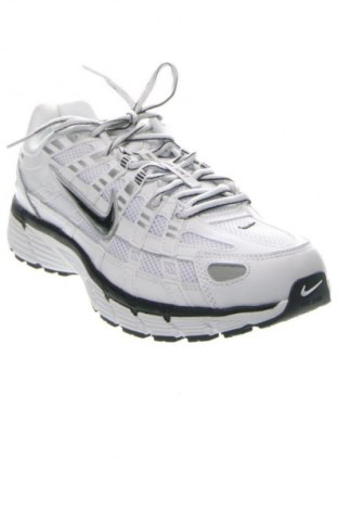 Мъжки обувки Nike, Размер 41, Цвят Бял, Цена 204,99 лв.