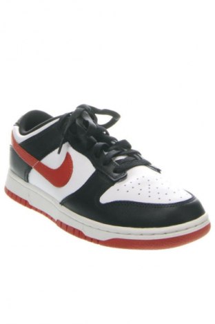 Мъжки обувки Nike, Размер 41, Цвят Многоцветен, Цена 204,99 лв.