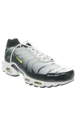 Мъжки обувки Nike, Размер 47, Цвят Зелен, Цена 204,99 лв.