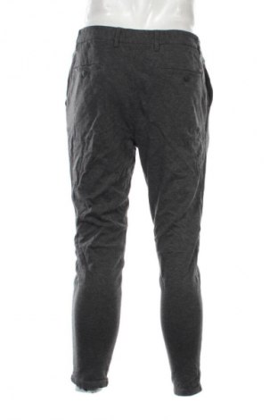 Мъжки панталон New In Town, Размер L, Цвят Сив, Цена 19,99 лв.