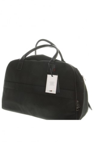 Utazótáska Tommy Hilfiger, Szín Fekete, Ár 76 179 Ft