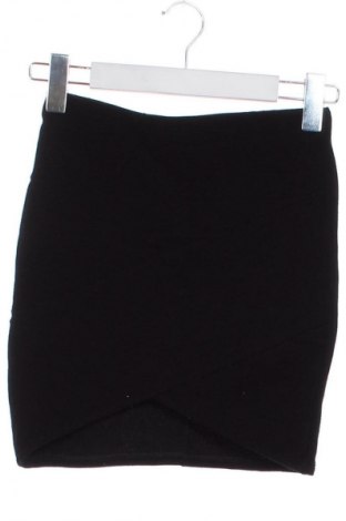 Φούστα Bershka, Μέγεθος XS, Χρώμα Μαύρο, Τιμή 10,00 €