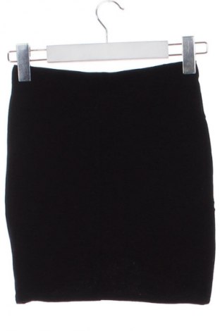 Φούστα Bershka, Μέγεθος XS, Χρώμα Μαύρο, Τιμή 10,00 €