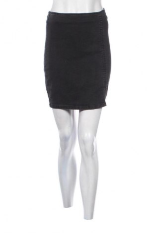 Φούστα Cropp, Μέγεθος S, Χρώμα Μαύρο, Τιμή 15,35 €