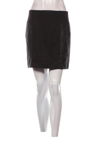 Пола Esprit, Размер M, Цвят Черен, Цена 11,99 лв.