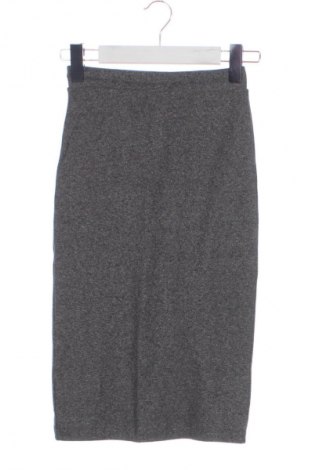 Пола H&M Divided, Размер XS, Цвят Сив, Цена 12,30 лв.