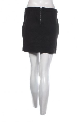 Пола ONLY, Размер M, Цвят Черен, Цена 8,99 лв.