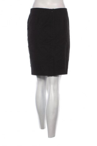 Пола Reserved, Размер S, Цвят Черен, Цена 35,88 лв.