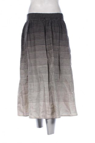 Пола Unbranded, Размер M, Цвят Многоцветен, Цена 23,00 лв.