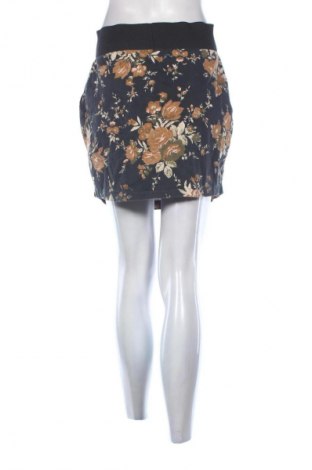 Sukně Vero Moda, Velikost M, Barva Vícebarevné, Cena  253,00 Kč