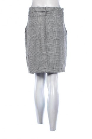 Пола Vero Moda, Размер M, Цвят Многоцветен, Цена 8,99 лв.